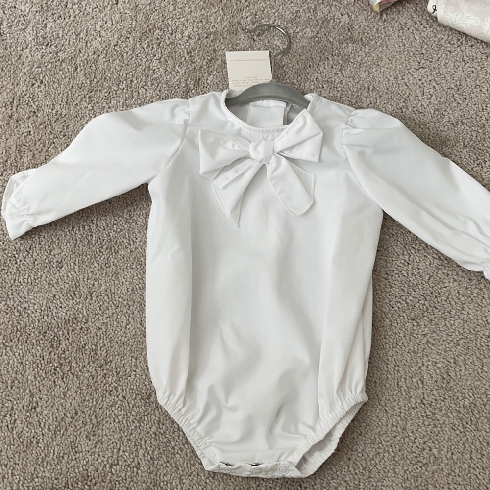 NWT Beaufort Bonnet Company Bow Onesie Size 0-6M